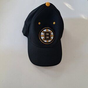 Reebok Boston Bruins NHL hockey Adjustable Cap Hat small-medium black yellow